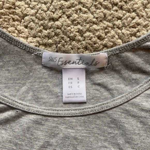 ❣️ FREE ADD ON ❣️for bundles over $20 SWS Essentials basic gray tank - Picture 3 of 5
